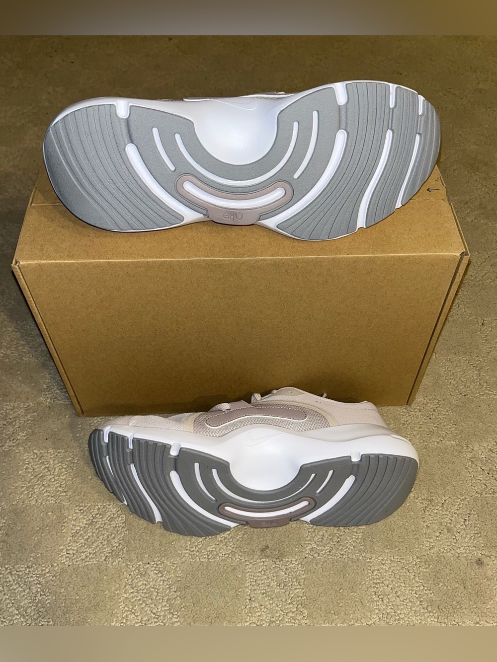 Nike In-Season TR 13 Training Shoes Platinum Violet & White Women’s Size 10.5 - Picture 9 of 12